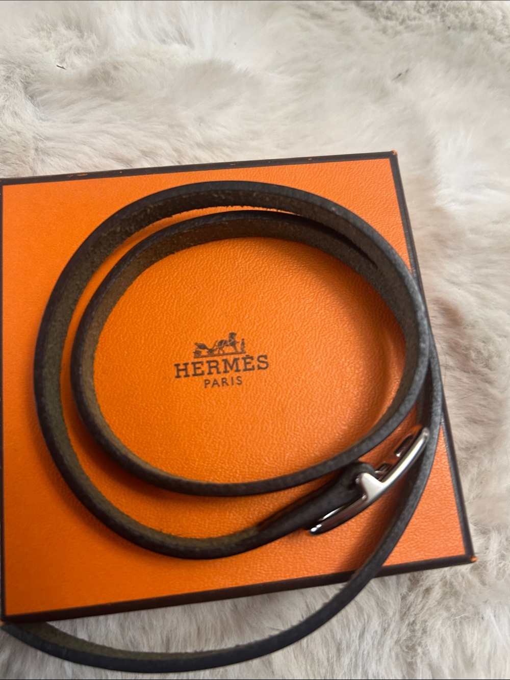 Hermes black leather wrap bracelet with silver hardware - Picture 4 of 11
